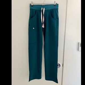 Women’s FIGS XXS CADE Cargo Scrub Pants, Caribbean Blue (SOLD OUT!)